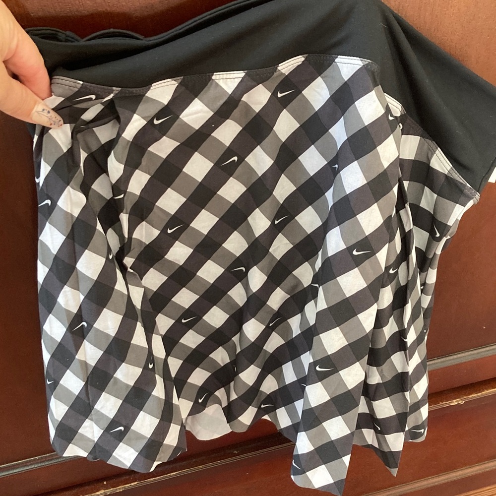 Nike Black & White Check Tennis or Running Skirt/skort. Ladies XL. New with Tags